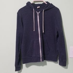Navy hoodie with front zipper and 2 front pockets